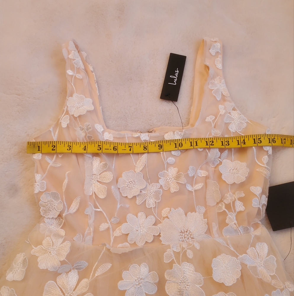 New Lulus Divine Intentions 3D Floral Embroidered Skater Dress Size Small - Picture 7 of 14